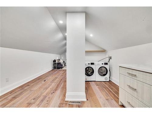 877 Kingsway Drive, Burlington, ON - Indoor Photo Showing Laundry Room