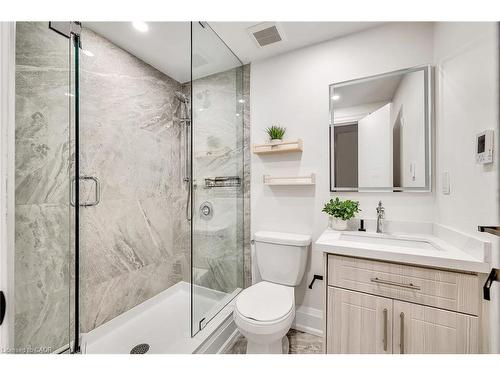 877 Kingsway Drive, Burlington, ON - Indoor Photo Showing Bathroom