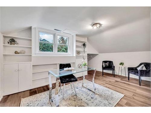 877 Kingsway Drive, Burlington, ON - Indoor