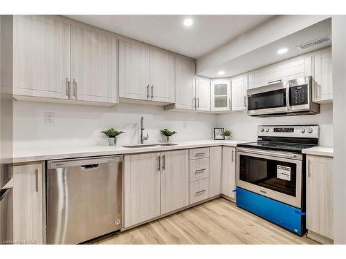 877 Kingsway Drive, Burlington, ON - Indoor Photo Showing Kitchen