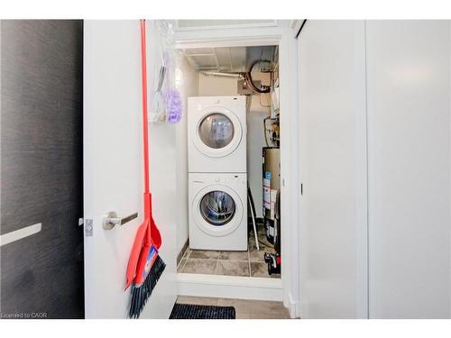 201-5005 Harvard Road, Mississauga, ON - Indoor Photo Showing Laundry Room
