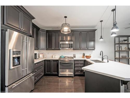 3327 Skipton Lane, Oakville, ON - Indoor Photo Showing Kitchen With Double Sink With Upgraded Kitchen