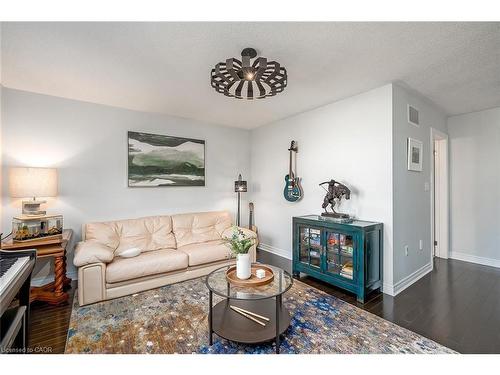 3327 Skipton Lane, Oakville, ON - Indoor Photo Showing Living Room
