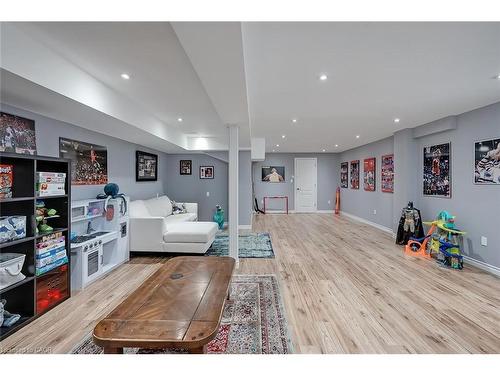 3327 Skipton Lane, Oakville, ON - Indoor