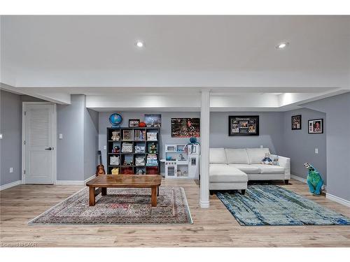 3327 Skipton Lane, Oakville, ON - Indoor