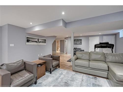 3327 Skipton Lane, Oakville, ON - Indoor Photo Showing Living Room