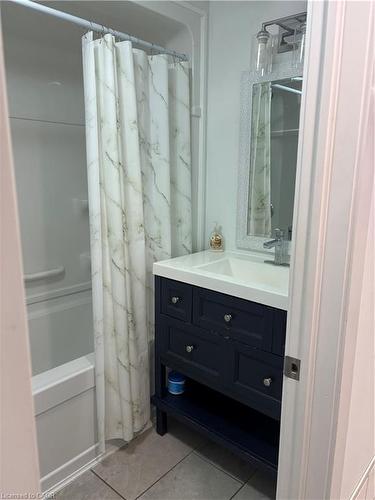 Lower Level-131 Kinzie Avenue, Kitchener, ON - Indoor Photo Showing Bathroom