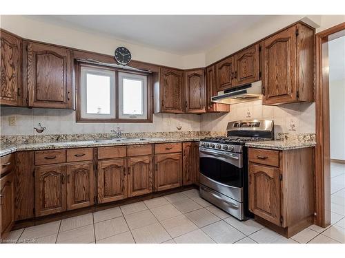 18 Marcel Place, Hamilton, ON - Indoor Photo Showing Kitchen