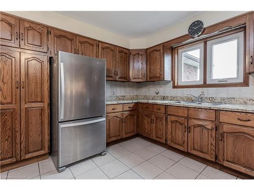 18 Marcel Place, Hamilton, ON - Indoor Photo Showing Kitchen