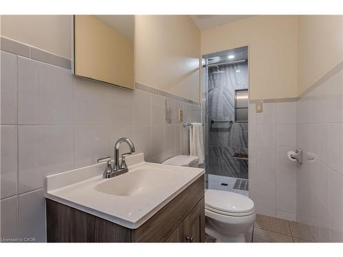 18 Marcel Place, Hamilton, ON - Indoor Photo Showing Bathroom