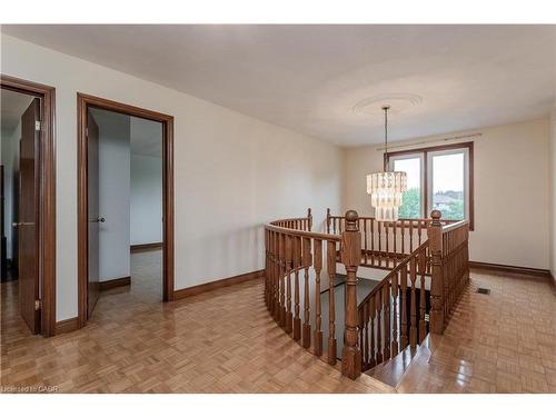 18 Marcel Place, Hamilton, ON - Indoor Photo Showing Dining Room