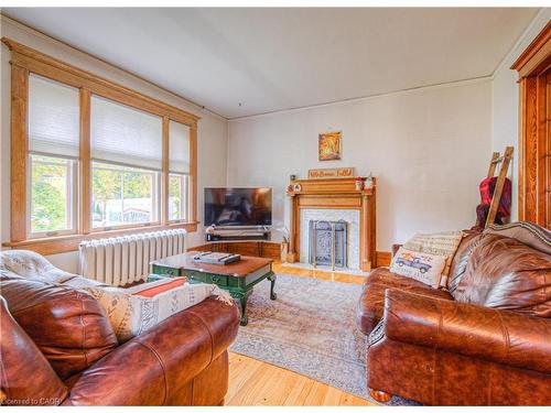 543 Queenston Road, Cambridge, ON - Indoor Photo Showing Living Room With Fireplace