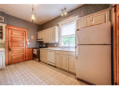 543 Queenston Road, Cambridge, ON - Indoor Photo Showing Kitchen