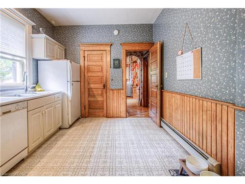 543 Queenston Road, Cambridge, ON - Indoor Photo Showing Kitchen