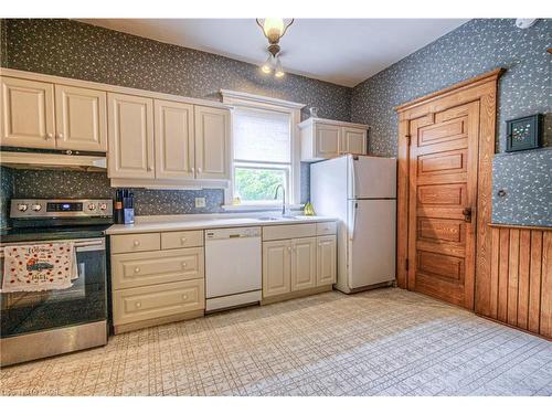 543 Queenston Road, Cambridge, ON - Indoor Photo Showing Kitchen