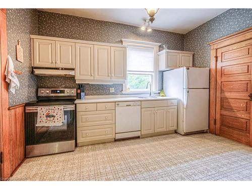 543 Queenston Road, Cambridge, ON - Indoor Photo Showing Kitchen