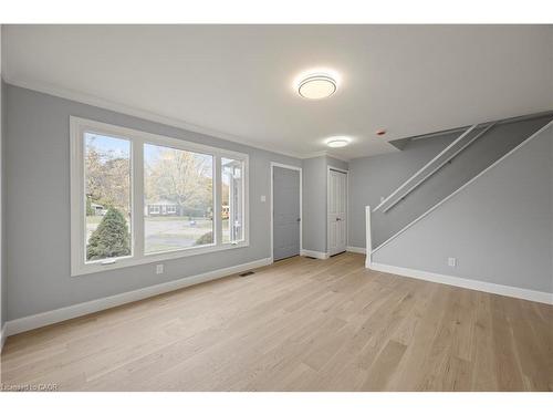 24 Culver Court, London, ON - Indoor Photo Showing Other Room