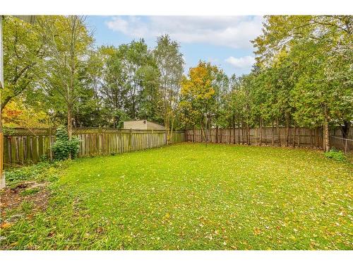 24 Culver Court, London, ON - Outdoor With Backyard