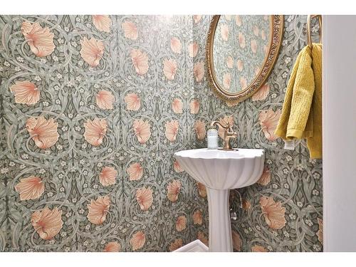 1025 Shaw Drive, Mississauga, ON - Indoor Photo Showing Bathroom