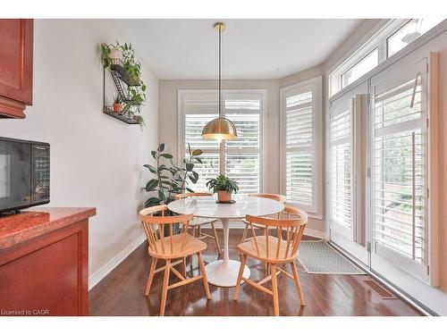 1025 Shaw Drive, Mississauga, ON - Indoor Photo Showing Dining Room
