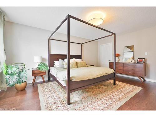 1025 Shaw Drive, Mississauga, ON - Indoor Photo Showing Bedroom