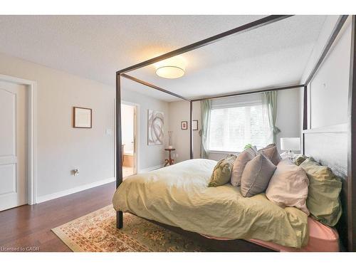 1025 Shaw Drive, Mississauga, ON - Indoor Photo Showing Bedroom