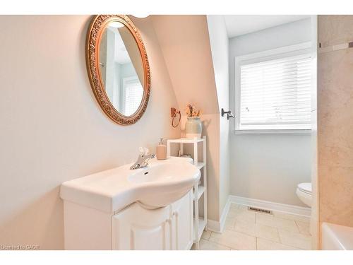 1025 Shaw Drive, Mississauga, ON - Indoor Photo Showing Bathroom