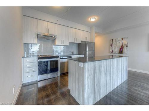 1207-15 Queen Street S, Hamilton, ON - Indoor Photo Showing Kitchen