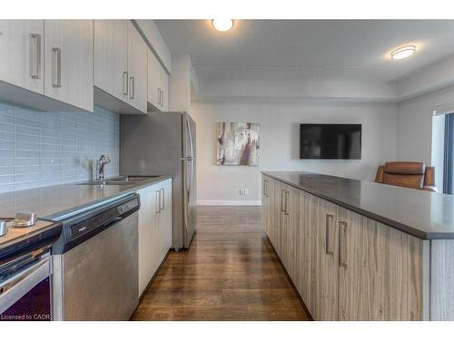 1207-15 Queen Street S, Hamilton, ON - Indoor Photo Showing Kitchen