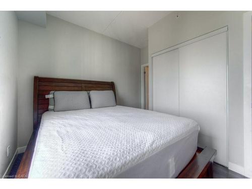 1207-15 Queen Street S, Hamilton, ON - Indoor Photo Showing Bedroom