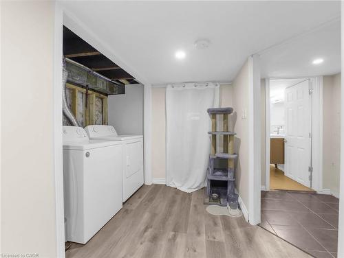 114 Burton Street, Hamilton, ON - Indoor Photo Showing Laundry Room