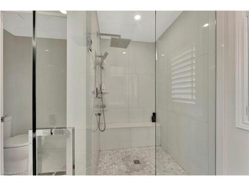 7 Bernini Court, Hamilton, ON - Indoor Photo Showing Bathroom