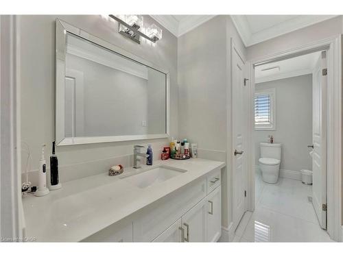 7 Bernini Court, Hamilton, ON - Indoor Photo Showing Bathroom