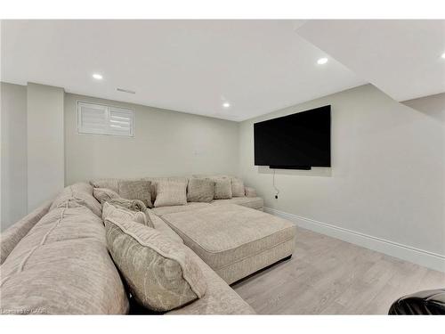 7 Bernini Court, Hamilton, ON - Indoor Photo Showing Other Room