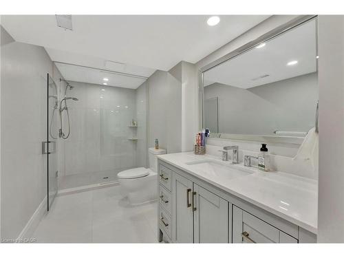 7 Bernini Court, Hamilton, ON - Indoor Photo Showing Bathroom
