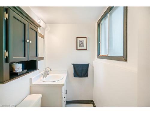 225 Anne Street, Niagara-On-The-Lake, ON - Indoor Photo Showing Bathroom