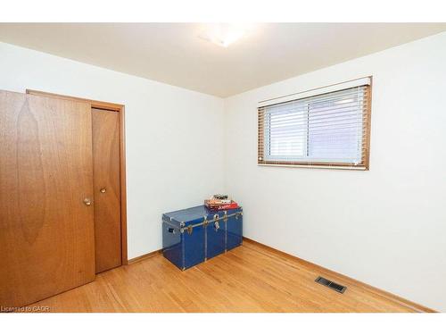 313 Barton Street W, Hamilton, ON - Indoor Photo Showing Other Room