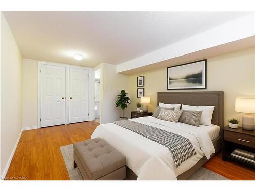 16 Garrow Drive, Hamilton, ON - Indoor Photo Showing Bedroom