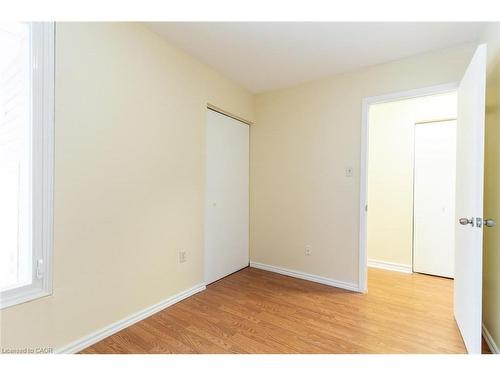 16 Garrow Drive, Hamilton, ON - Indoor Photo Showing Other Room