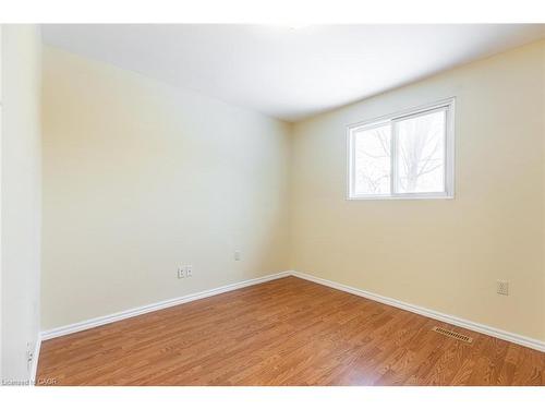 16 Garrow Drive, Hamilton, ON - Indoor Photo Showing Other Room