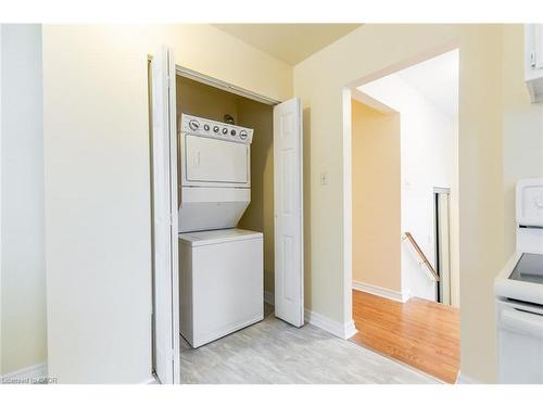 16 Garrow Drive, Hamilton, ON - Indoor Photo Showing Laundry Room