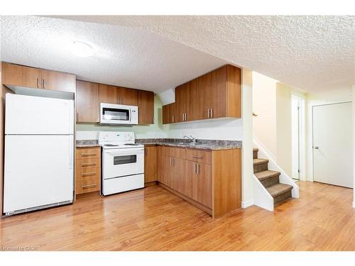 16 Garrow Drive, Hamilton, ON - Indoor Photo Showing Kitchen