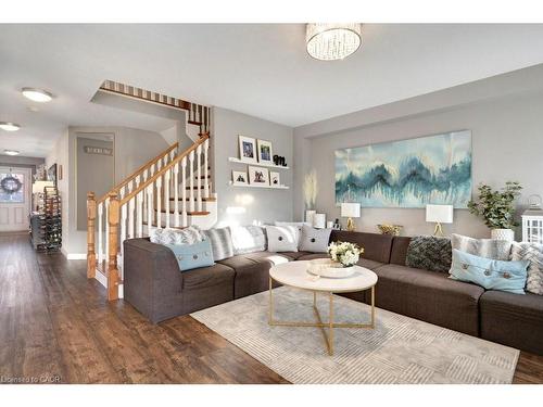 4 Swift Crescent, Cambridge, ON - Indoor Photo Showing Living Room