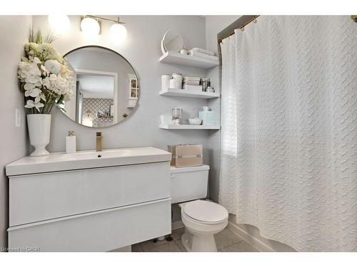 4 Swift Crescent, Cambridge, ON - Indoor Photo Showing Bathroom