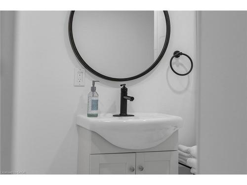 2-16 Golden Boulevard E, Welland, ON - Indoor Photo Showing Bathroom