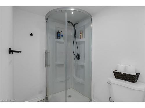 2-16 Golden Boulevard E, Welland, ON - Indoor Photo Showing Bathroom