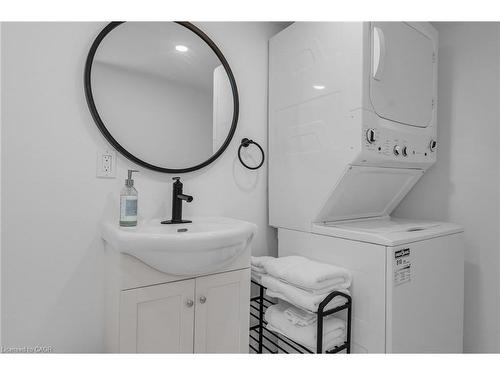 2-16 Golden Boulevard E, Welland, ON - Indoor Photo Showing Laundry Room