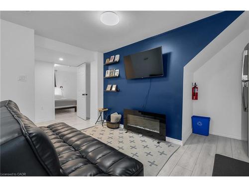 2-16 Golden Boulevard E, Welland, ON - Indoor