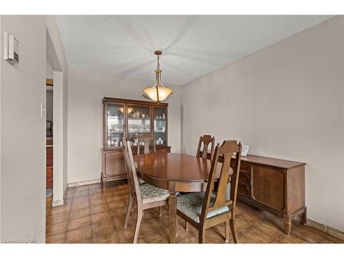 477 East 38Th Street, Hamilton, ON - Indoor Photo Showing Dining Room