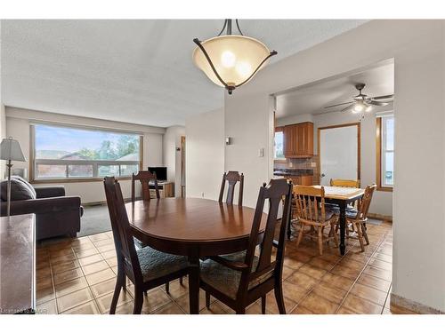 477 East 38Th Street, Hamilton, ON - Indoor Photo Showing Dining Room